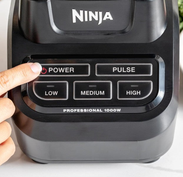 Licuadora Ninja 1000W con vaso Tritan 2.1L y 4 velocidades.