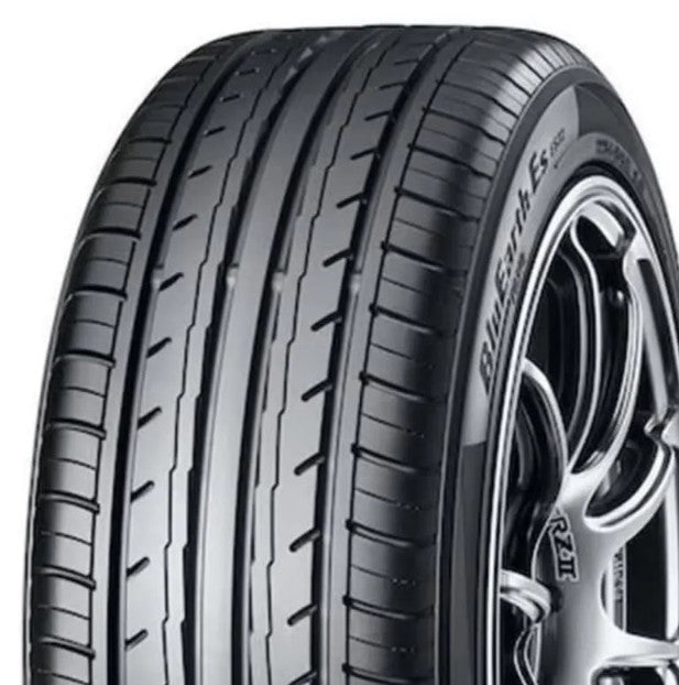 Llantas 205/60 R15 YOKOHAMA BLUEARTH ES32 91H Paquete de 2