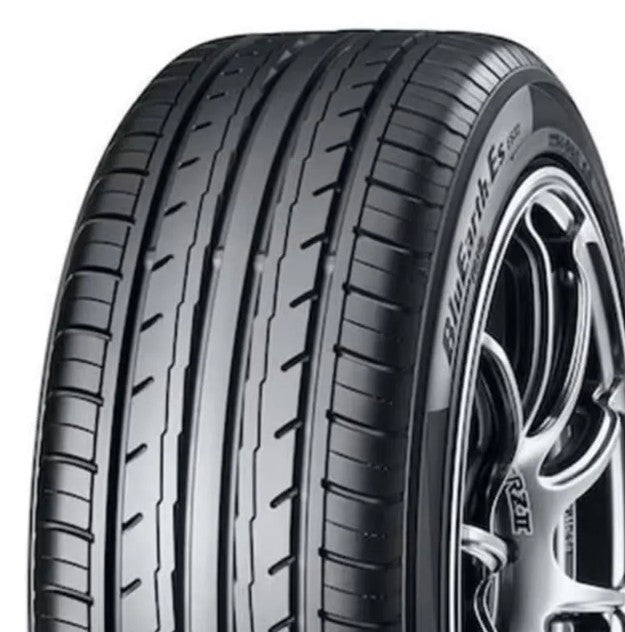 Llantas 185/55 R15 YOKOHAMA BLUEARTH ES32 82H Paquete de 2