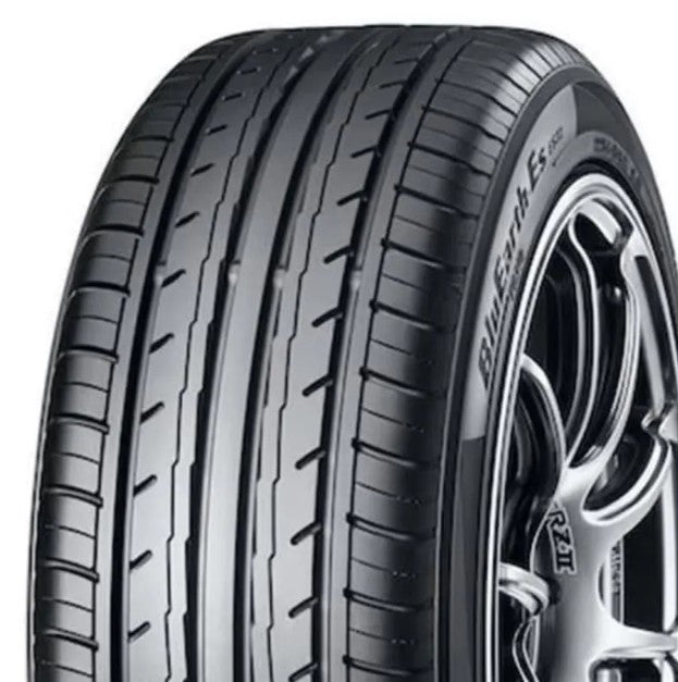 Llantas 215/50 R17 YOKOHAMA BLUEARTH ES32 95V Paquete de 2