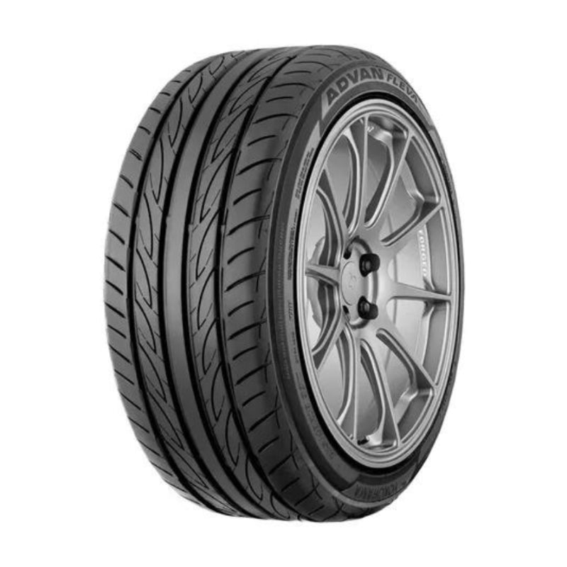 Llanta 215/45 R18 YOKOHAMA ADVAN FLEVA V701 93W
