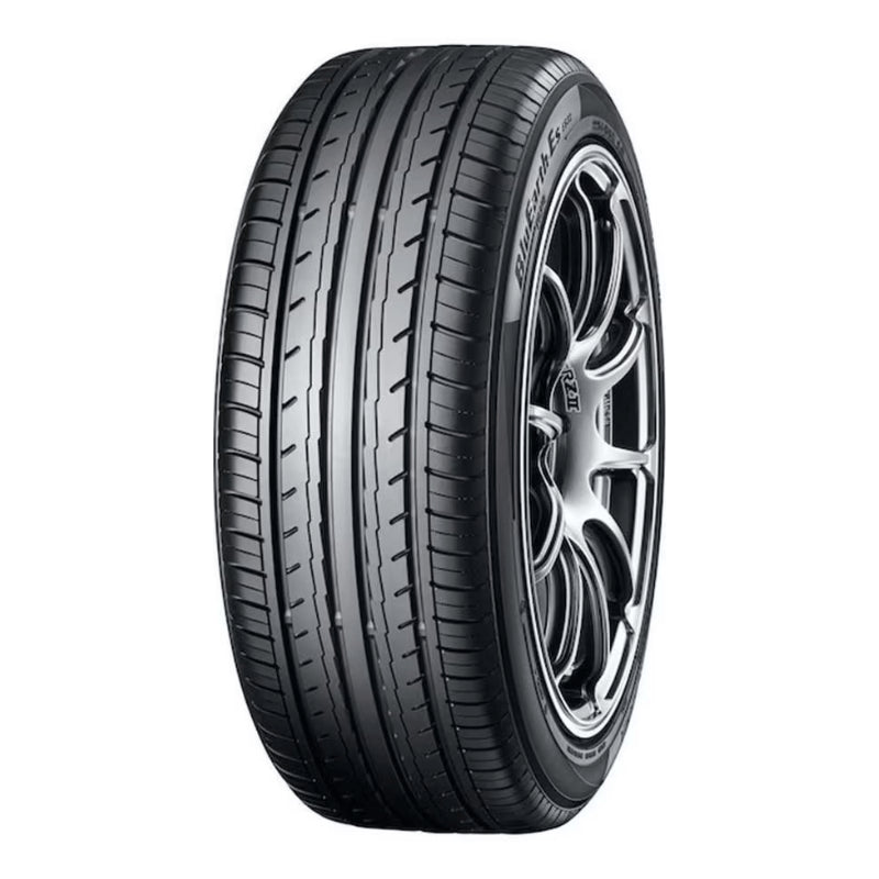 Llanta 215/55 R17 YOKOHAMA BLUEARTH ES32 94V