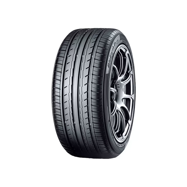 Llanta 225/45 R17 YOKOHAMA BLUEARTH ES32 94V